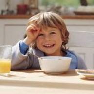 café da manhã é essencial para criança